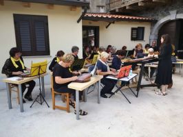 Skupina_citer_in_kitar_drustva_Lipa_Sveto_na_Krasu